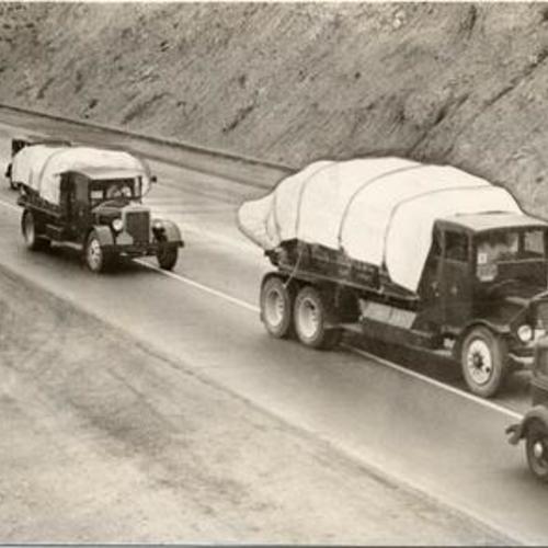 [Truck convoy coming into San Francisco during general strike]