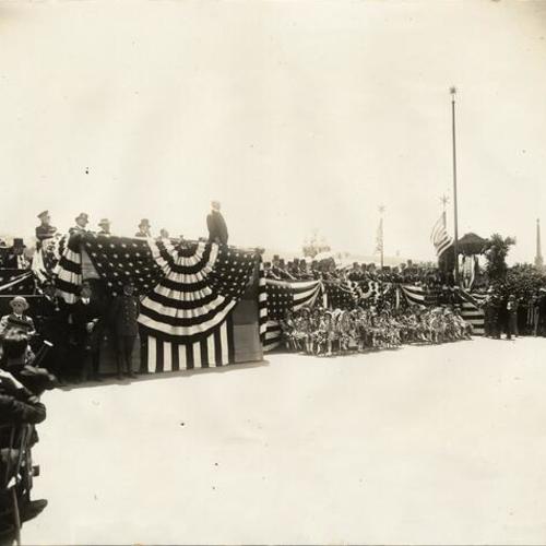[Mayor Rolph speaking at a ceremony for the Liberty Bell at the Panama-Pacific International Exposition]