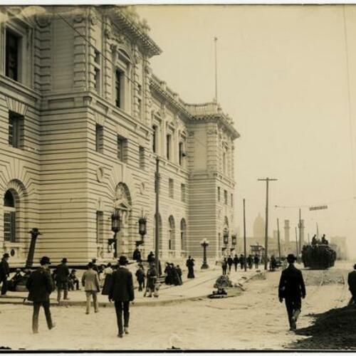 View down Mission Street and the Post office on 7th Street