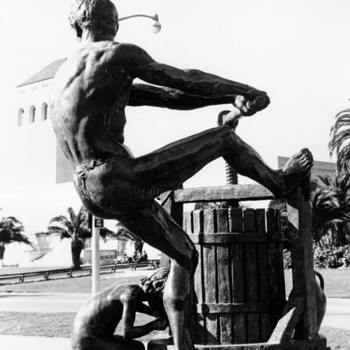 ["Apple Cider Press" monument in Golden Gate Park]