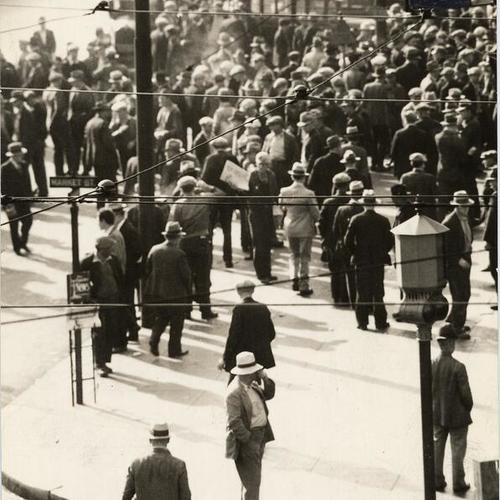 [Street scene during longshoremen's strike of 1934]