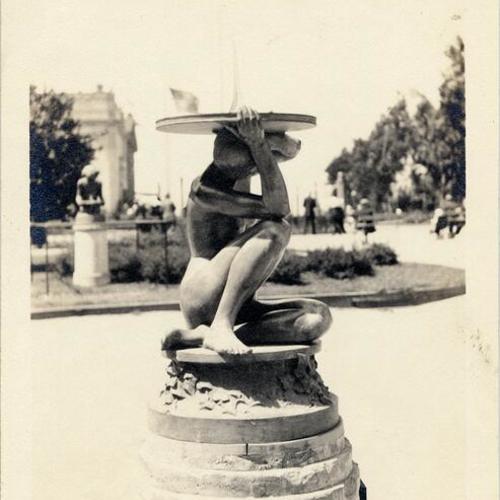 [Sun Dial sculpture at the Panama-Pacific International Exposition]