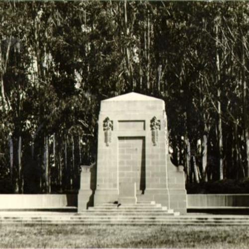 [Monument to the Unknown Soldier at the Presidio of San Francisco]