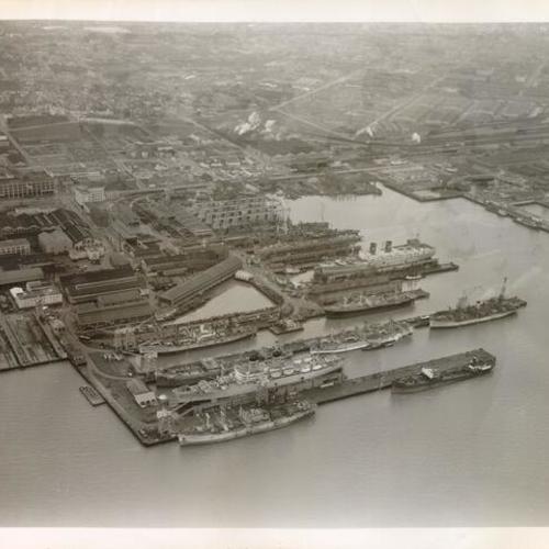 [Aerial view of Bethlehem Steel Company's San Francisco Shipyard]