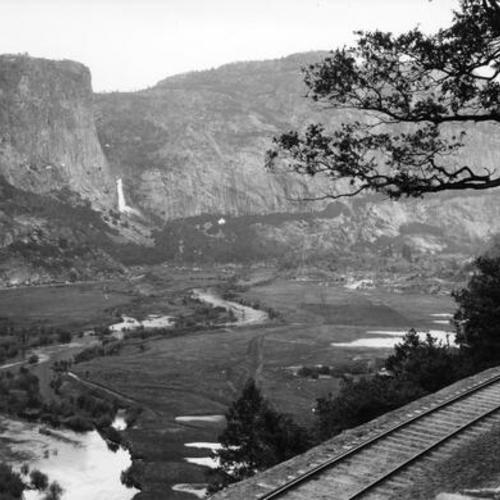 [Hetch Hetchy Valley from Railroad]