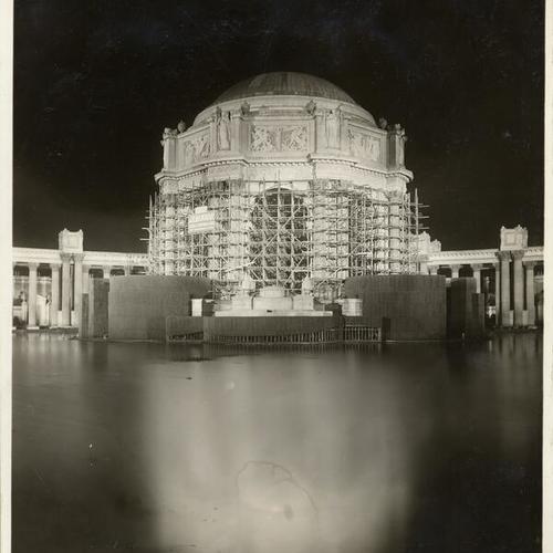 [Palace of Fine Arts, showing Octogonal Rotunda with Dome, Lagoon, part of the Colonnades and Mesembryanthemum Hedge.]