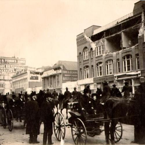 [Crowds of people on Market Street after the earthquake of April 18, 1906 - before the fire started]