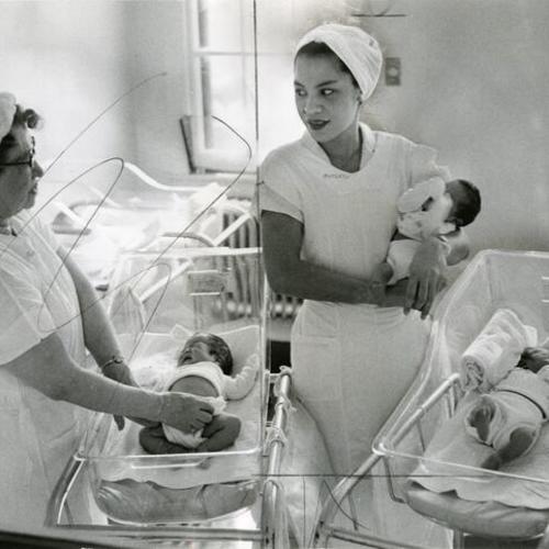[Maternity ward in Chinese Hospital at 835 Jackson Street]
