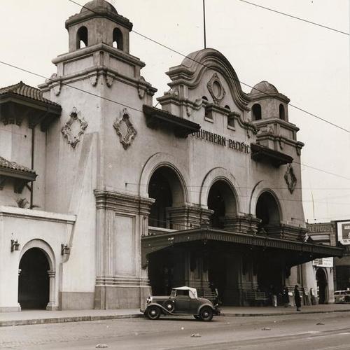 [Southern Pacific Depot at 3rd and Townsend streets]