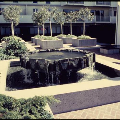 Golden Gateway Center plaza and fountain