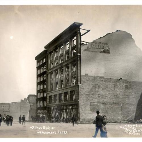 [Ruins of Hale's Department Store, destroyed in the earthquake and fire of 1906]