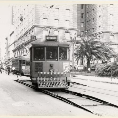[Geary east of Powell street looking northwest at inbound Muni "D" line car 173,