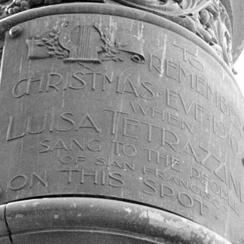 [Plaque on Lotta's Fountain commemorating Luisa Tetrazzini's open air concert on Christmas Eve in 1910]