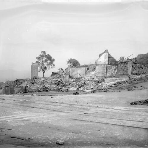 [Damage at 1st Street and Harrison from 1906 Earthquake and Fire]