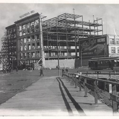 [Construction of Hale Brothers store at 5th and Market streets]