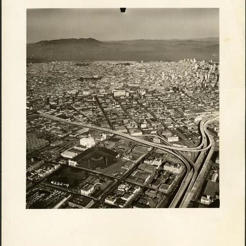 [Aerial view of Bayshore Freeway at 13th and Mission Streets]
