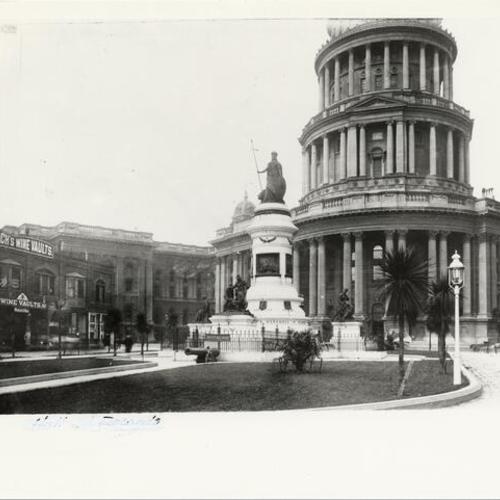 [Pioneer Monument with City Hall in background, 1897-1906]
