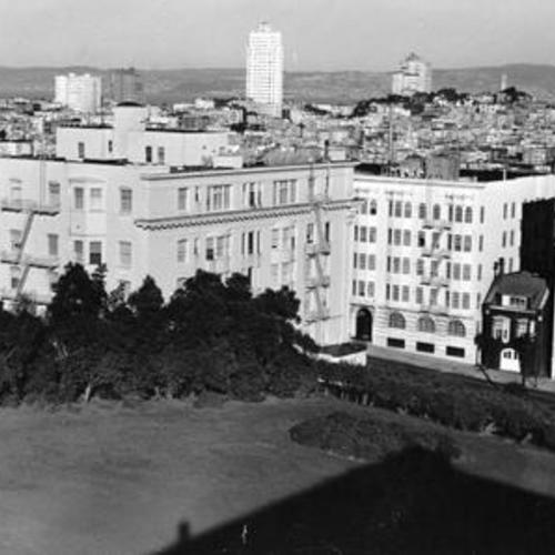 [View of Lafayette Square looking down from atop an apartment house at Sacramento and Octavia Streets]