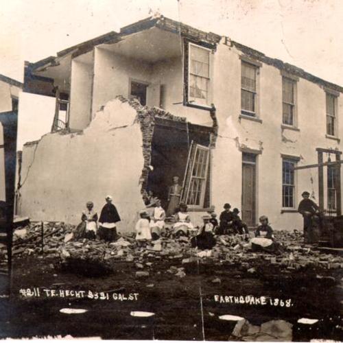 [Group of people outside of 2321 California Street after the 1868 earthquake]