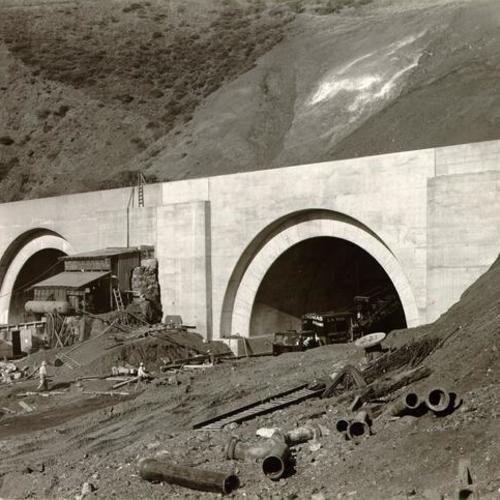 [Construction of tunnel on Waldo approach to the Golden Gate Bridge]