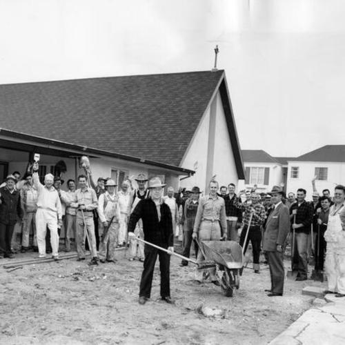 [Volunteer workers from Protestant churches of the Sunset helping to complete the construction of the Sunset Lutheran Church]