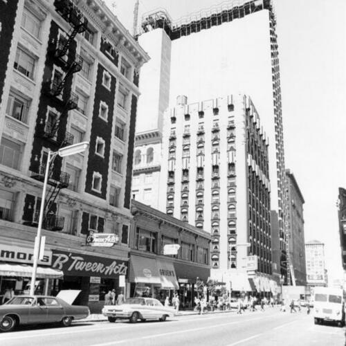 [Geary at Mason street showing the 32nd story addition of the St. Francis Hotel]