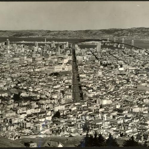 [View of San Francisco from Twin Peaks, looking east]