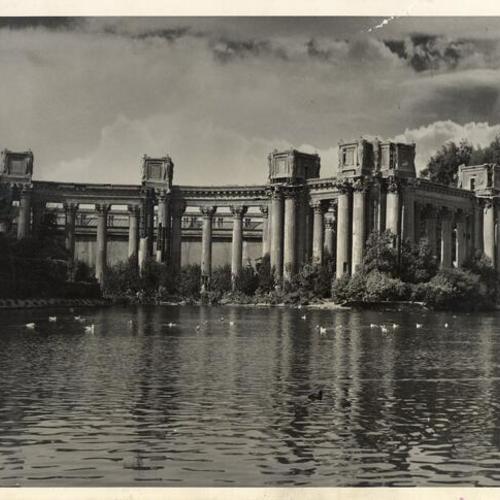 [George Carter's first prize photograph of the Palace of Fine Arts]