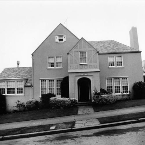 [House in the Seacliff District, San Francisco]