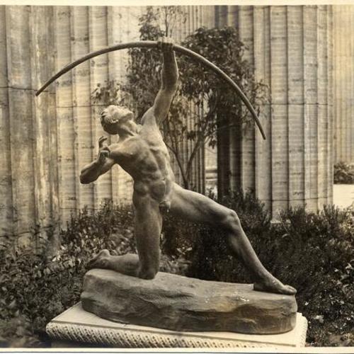 ["Apollo Hunting" sculpture at the Panama-Pacific International Exposition]