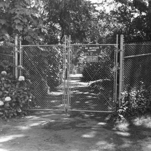 [Gate at entrance to Arboretum in Golden Gate Park]