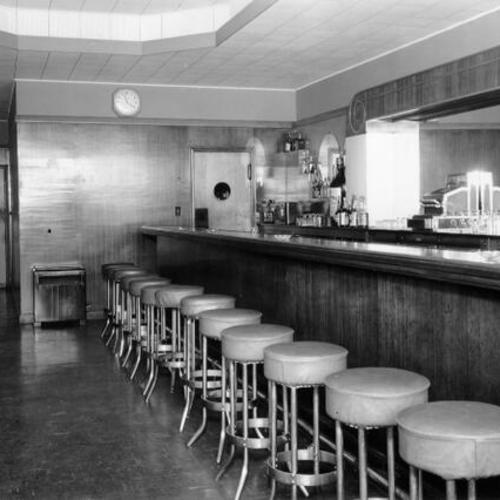 [Interior of Bob's Tavern at 15th Avenue and Irving Street]
