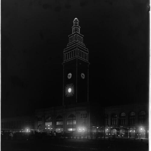Ferry Building illuminated for Triennial Knights Templar Conclave
