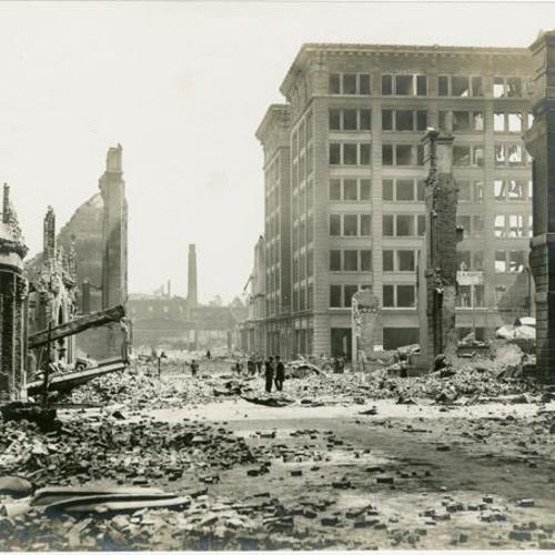 [Ruins of the Crossley and Rialto buildings at the intersection of New Montgomery and Mission streets]