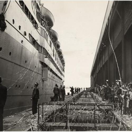 [Steamship "Matsonia" leaving for Hawaii]