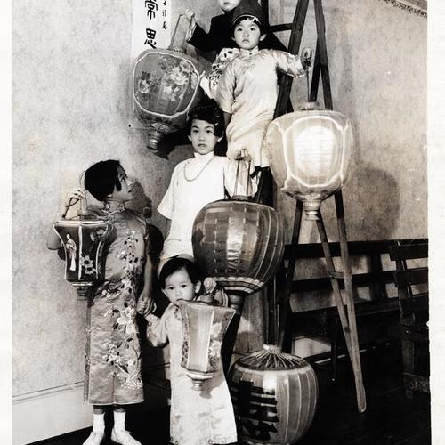 [Group of children holding Chinese lanterns]