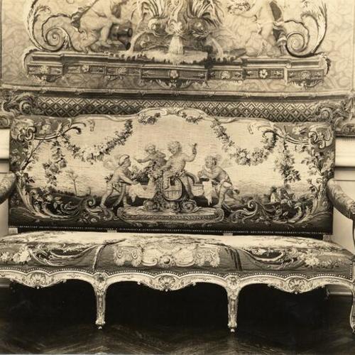 [Small sofa in Huntington Room at the Palace of the Legion of Honor]