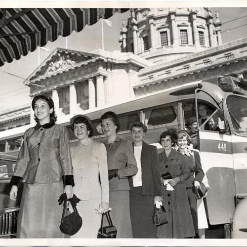 [Group of women arriving at San Francisco Opera House to see "Carmen"]