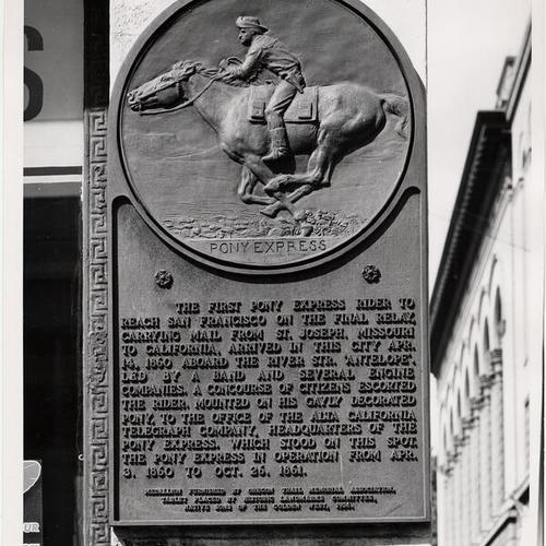 [Plaque at Montgomery and Merchant Streets commemorating the original Pony Express ride of 1860]