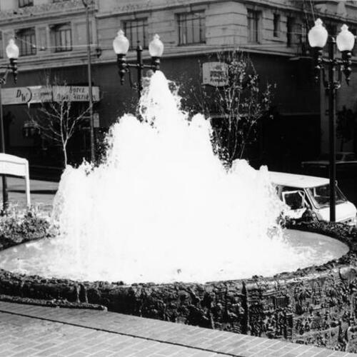 [Asawa Fountain at the Union Square Hyatt]
