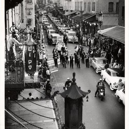 [Funeral procession for Albert Chow in Chinatown]