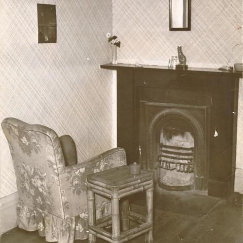 [Iron fireplace inside the Humphrey house, Chestnut and Hyde streets]