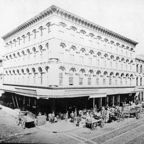[Niantic Hotel, northwest corner of Clay and Sansome streets]