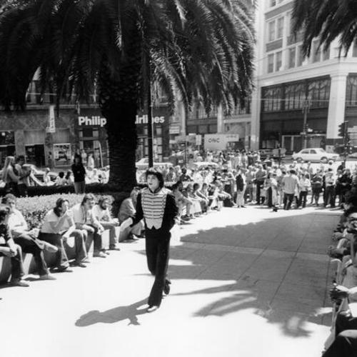 [Robert Shields, mime, performs in Union Square]