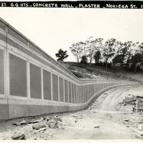[Golden Gate Heights - concrete wall, plaster, Noriega Street - 12th to 14th Avenue]