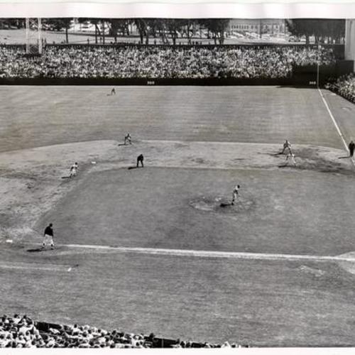 [Opening game of 1958 season between Giants and L. A. Dodgers at Seals Stadium]