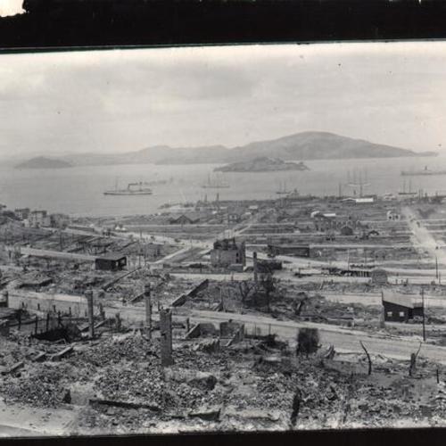 [View of the Waterfront amidst the ruins of the 1906 earthquake and fire]