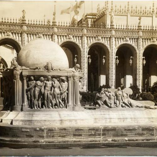 [Fountain of the Earth at the Panama-Pacific International Exposition]