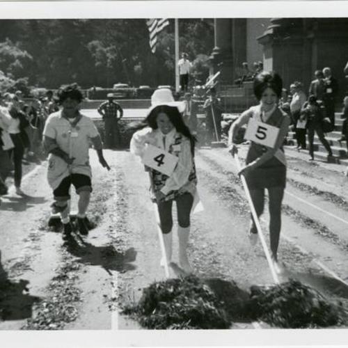 [Competitors at the Golden Gate Park Centennial Sweep In]