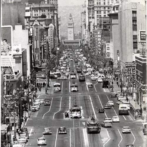 [Market Street, facing the Ferry Building]]
